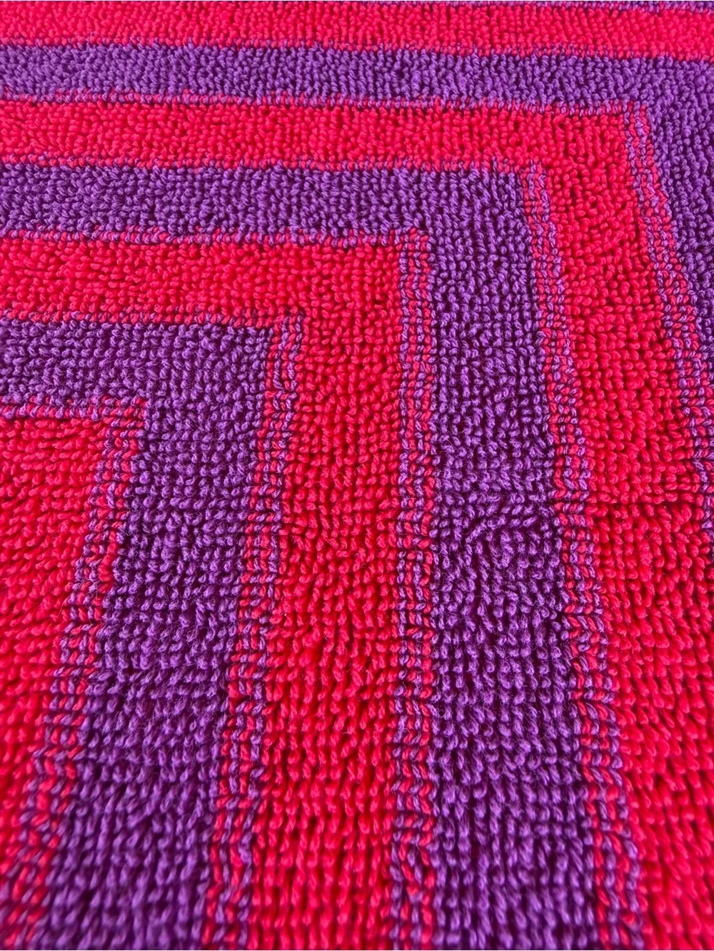 VTG Fieldcrest Yves Saint Laurent YSL Geometric Bath Towel Purple Red Fringe GUC
